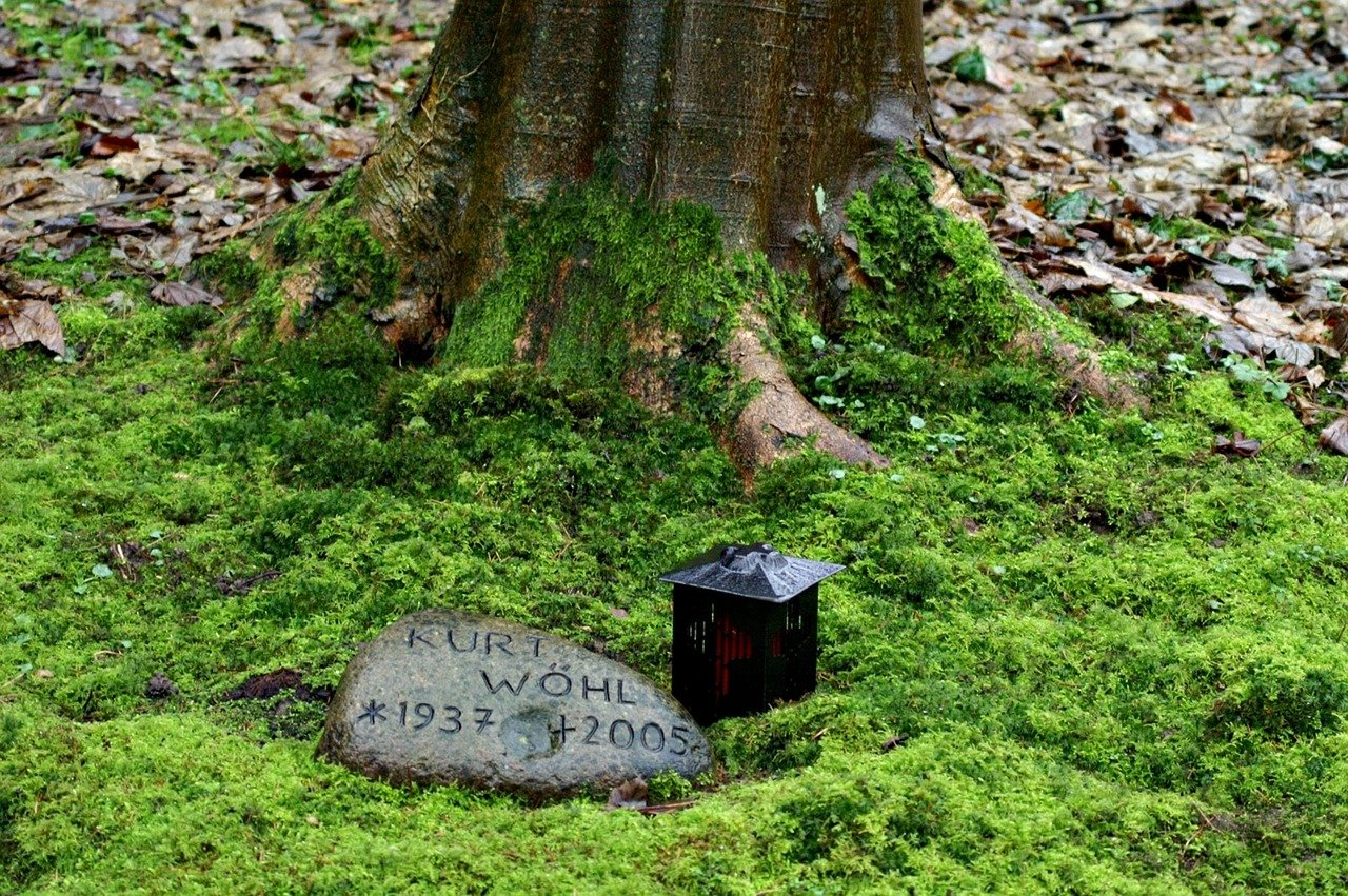 Natural burial - grave marker